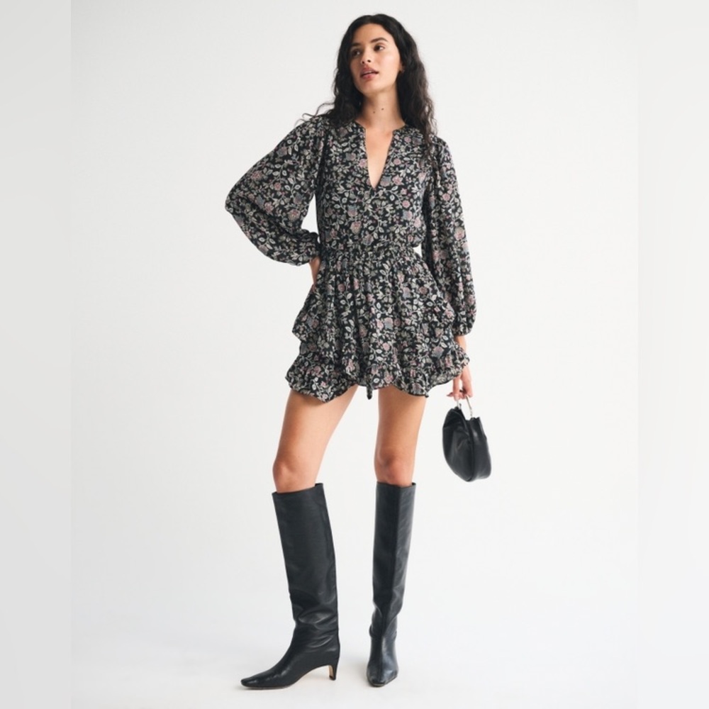 Abercrombie & Fitch Long-Sleeve Easy Waist Ruffle Mini Dress. Large